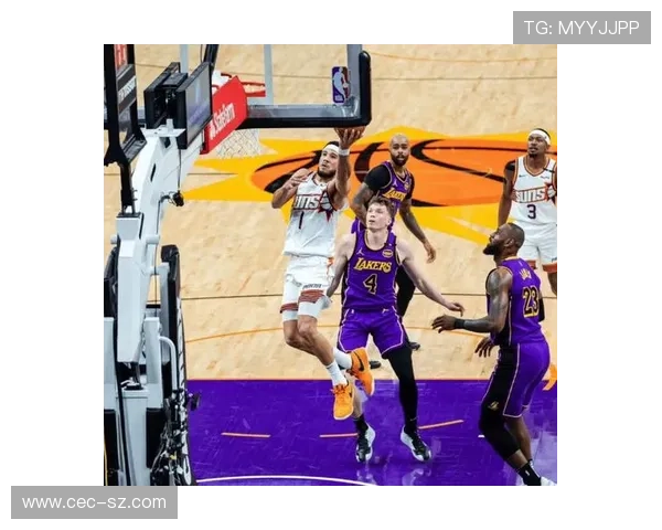 詹姆斯带领湖人逆转勇士全场轰下三双数据再创生涯新高