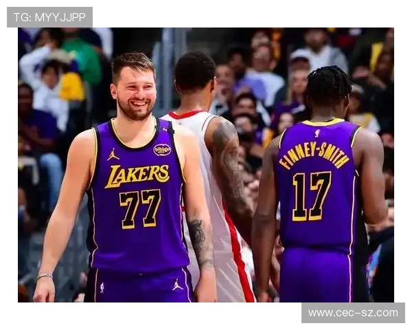 NBA赛季最新动态:詹姆斯带领湖人强势逆袭 东契奇再创历史记录